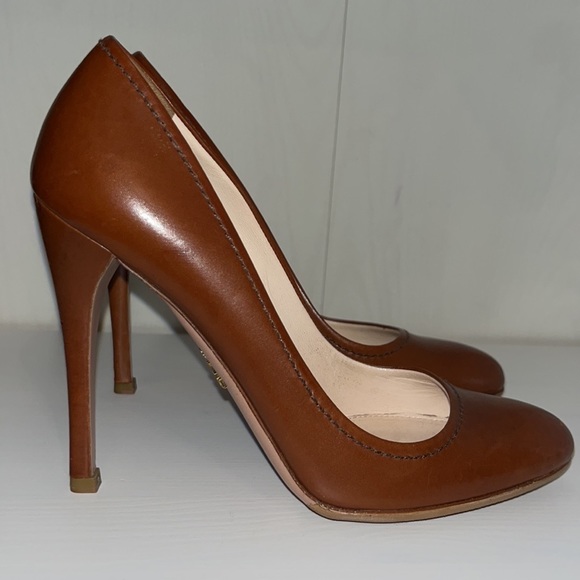 PRADA classic almond toe 4” heel medium saddle/camel brown 35.5 - Picture 8 of 10